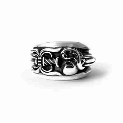 b8_p136_img1 Dagger Heart Ring by Chrome Hearts